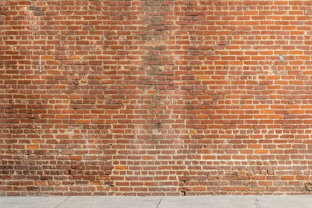 Mur en brique foraine toulousaine aux joints apparents